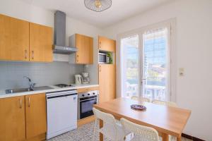 Gallery image of Charming flat in Hyères with balcony in Hyères