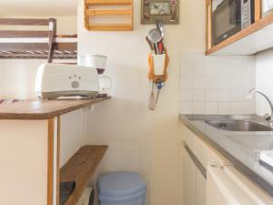 Zdjęcie z galerii obiektu Studio confortable aux pieds des pistes avec balcon - FR-1-267-214 w mieście Villarembert