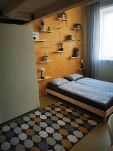 Katil atau katil-katil dalam bilik di Like at home Brno - celý byt