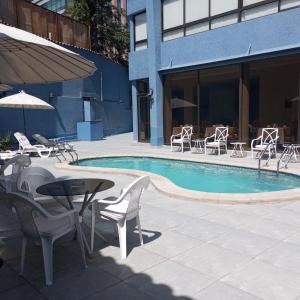 Bazén v ubytování Hotel Alcala del Rio nebo v jeho okolí