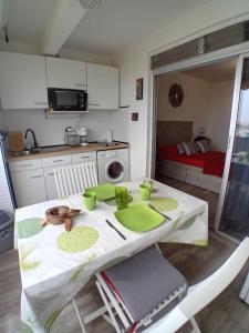 Una cocina o kitchenette en Studio vue mer
