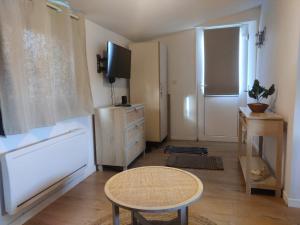 Gallery image of Popenguine in Amilly +6 photos