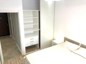 Posteľ alebo postele v izbe v ubytovaní OSapart Beautiful apartment in a complex Semycvit