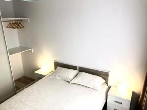 Posteľ alebo postele v izbe v ubytovaní OSapart Beautiful apartment in a complex Semycvit