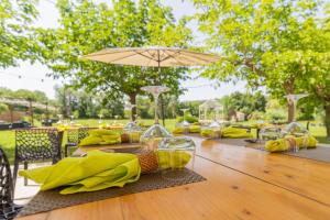 Κήπος έξω από το Auberge Gardoise