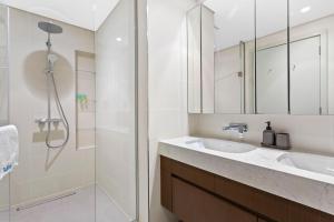Vannituba majutusasutuses Your beachfront luxe escape experience - Suiteable