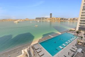 Bassein majutusasutuses Your beachfront luxe escape experience - Suiteable või selle lähedal