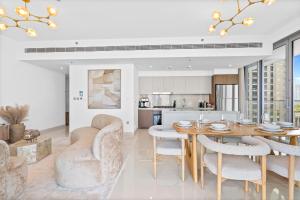 Kuchyň nebo kuchyňský kout v ubytování Your beachfront luxe escape experience - Suiteable