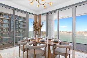 Foto Dubais asuva majutusasutuse Your beachfront luxe escape experience - Suiteable galeriist