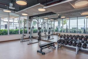 Fitness centrum a/nebo fitness zařízení v ubytování Your beachfront luxe escape experience - Suiteable