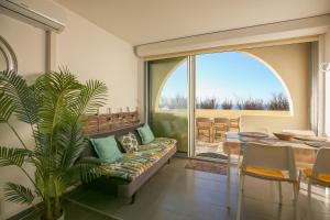 Χώρος καθιστικού στο La Dune d'Or - Vue Mer, Studio face à la Plage avec Terrasse