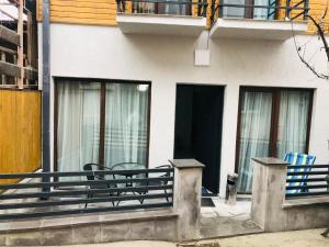 Balkón nebo terasa v ubytování Borjomi inn