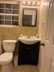 Fotografie z fotogalerie ubytování Charming Bedroom & Parking ve Washingtonu