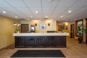 The lobby or reception area at Silverland Inn