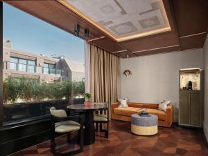 Posezení v ubytování Nobu Hotel London Shoreditch