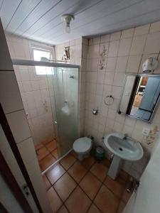 Kylpyhuone majoituspaikassa Apto Centro Floripa 01 com Garagem