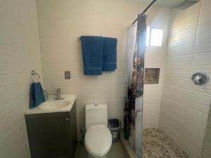 Koupelna v ubytování Apartamentos AEROPUERTO