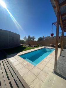 Bazén v ubytování Casa de montaña nebo v jeho okolí