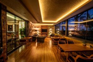 A seating area at Golden Dream Otel