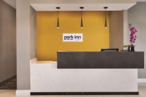Certifikát, hodnocení, plakát nebo jiný dokument vystavený v ubytování Park Inn by Radisson Brampton, ON