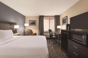 Gallery image of Country Inn & Suites by Radisson, Auburn, IN in Auburn