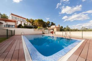 The swimming pool at or close to Villarrobles de Altamira