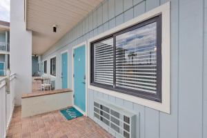 Gallery image of Coastal Waters 107 - A Studio Poolside Retreat in New Smyrna Beach