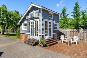 Gallery image of Our Sweet Retreat:1910 Restored Vintage Farmhouse in Wilsonville