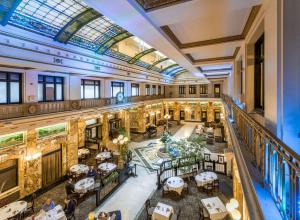 an overhead view of the lobby of a hotel at Radisson Lackawanna Station Hotel Scranton in Scranton