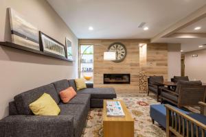 O zonă de relaxare la Country Inn & Suites by Radisson, Anderson, SC