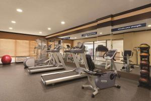 Centrul de fitness și/sau facilități de fitness de la Country Inn & Suites by Radisson, Portland, TX