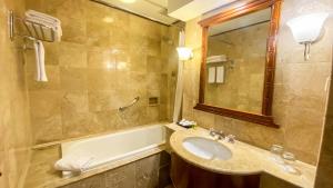 Koupelna v ubytování Lorin Solo Hotel