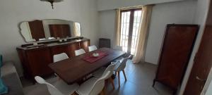 Ruang duduk di Chauvin House +46 gambar
