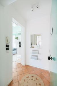 Bilik mandi di Appartamento Torrioni - by Casêta