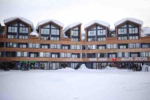 New Gudauri, Building: Block 4, Near Gondola ski elevator v zimě