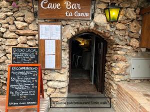 Certyfikat, podpis lub inny dokument wystawiony w obiekcie Villa Little Castle Sea&Mountain - villa vistas al mar y piscina privada en Capistrano Village urbanización, Nerja