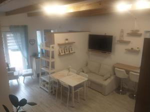 Μια τηλεόραση ή/και κέντρο ψυχαγωγίας στο Domek dwupoziomowy