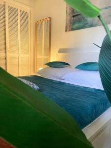 Posteľ alebo postele v izbe v ubytovaní Apartament Casa Milo playa Los Locos