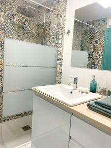 Kúpeľňa v ubytovaní Apartament Casa Milo playa Los Locos