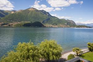 a view of a lake with mountains in the background at Casa Emi in Lezzeno