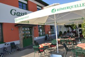 Restaurace v ubytování Gasthof zur Linde