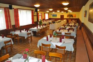 Restaurace v ubytování Gasthof zur Linde