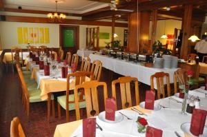 Restaurace v ubytování Gasthof zur Linde