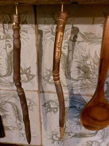 dwa drewniane naczynia wiszą na ścianie w obiekcie A little bit of Magic - Witchcraft w mieście York