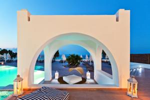 Bazén v ubytovaní Oceanis Beach & Spa Resort alebo v jeho blízkosti