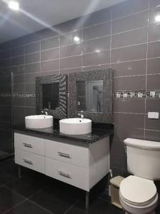 Ett badrum på Villa Ada Luxury Retreat