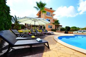 Πισίνα στο ή κοντά στο Chalet Libertat