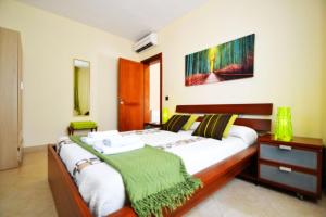 Ένα ή περισσότερα κρεβάτια σε δωμάτιο στο Chalet Libertat +41 φωτογραφίες