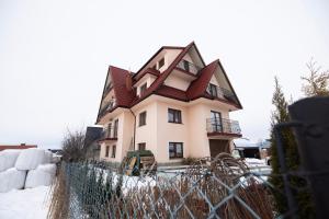 Budynek, w którym mieści się gospodarstwo agroturystyczne