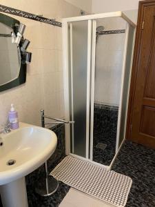 a bathroom with a shower and a sink at Pian della Battaglia in Anghiari